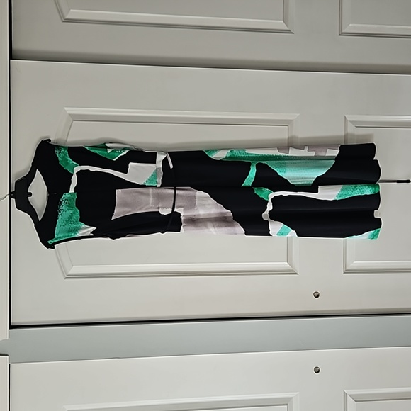 Faux wrap midi, no wrinkling, perfect for travel. - Picture 5 of 5